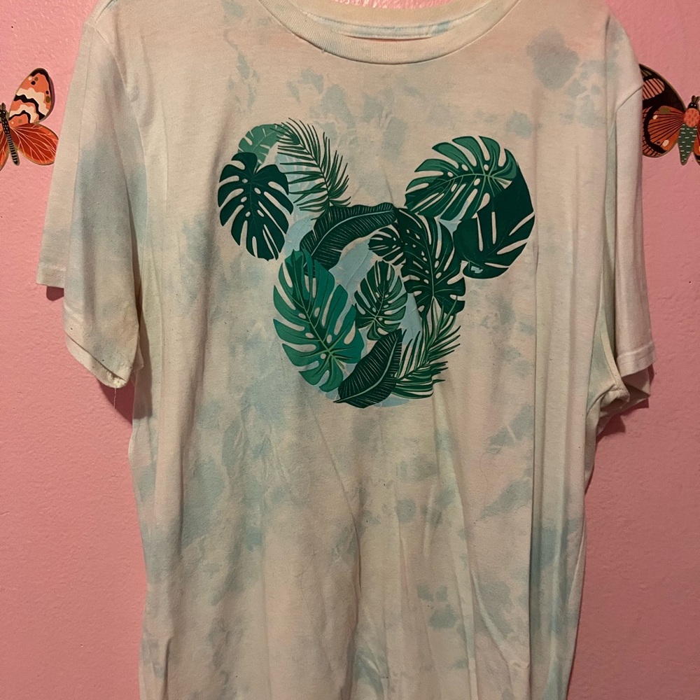 Tropical Leaf Graphic Tee